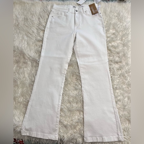 kenzie Denim - Kenzie Women’s White Stretchy Flare Jeans
